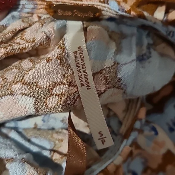 Free People -  Ruffled Sleeve & Neckline Blouse 100% Viscose zipper - Picture 11 of 16